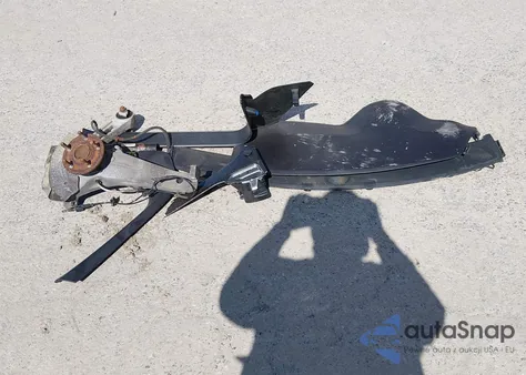 2013 Tesla Model S z USA, uszkodzony, nr VIN 5YJSA1CN3DFP05580